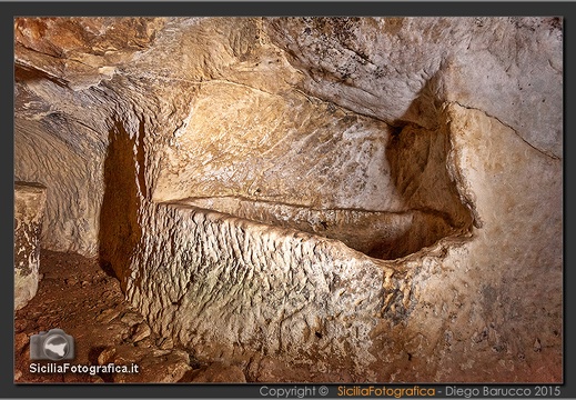 Catacomba tomba ad arcosolio